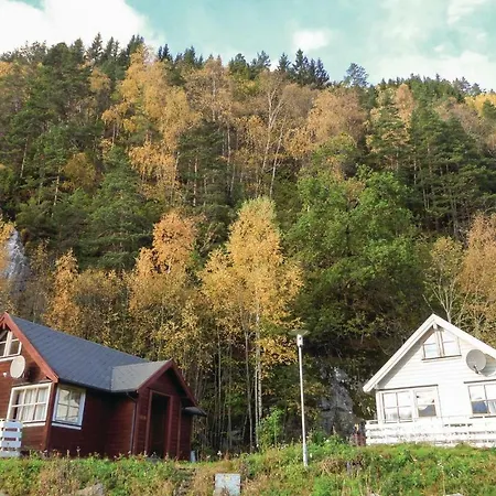 Gorgeous In Vallavik With Wifi Vangsbygd