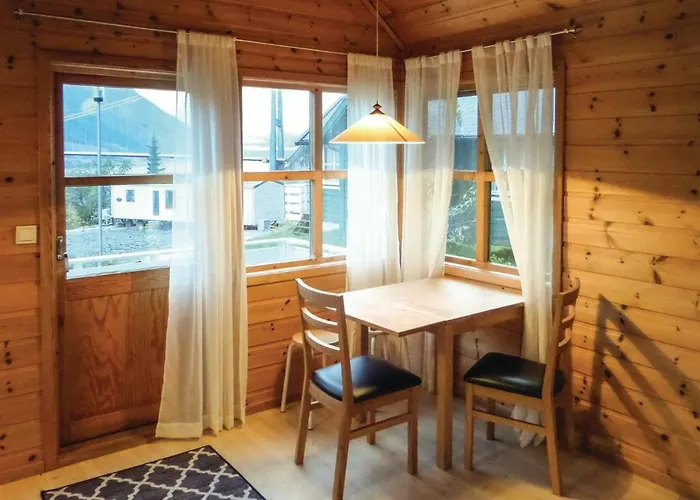 Сasa de vacaciones 3 Bedroom In Vallavik Vangsbygd